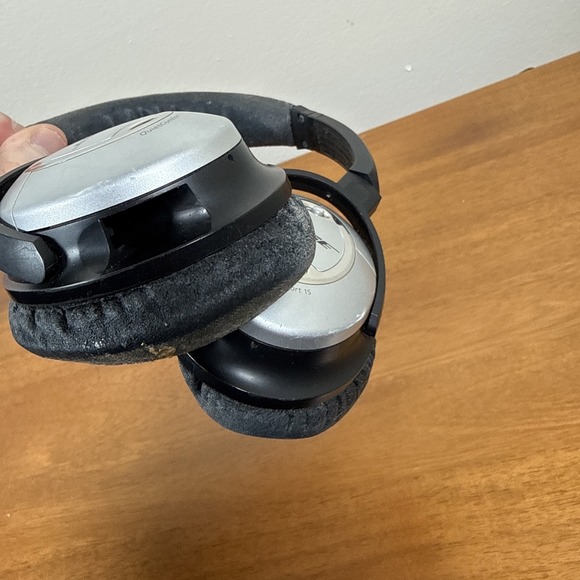 BOSE QuietComfort 15 On The Ear Noise Cancelling Headphones w/Case NO CABLE 2009 - Picture 5 of 7